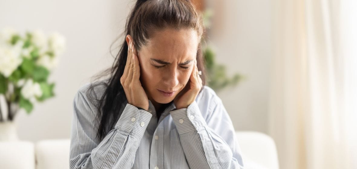 El zumbido silencioso: descifrando el enigma del tinnitus en la vida moderna