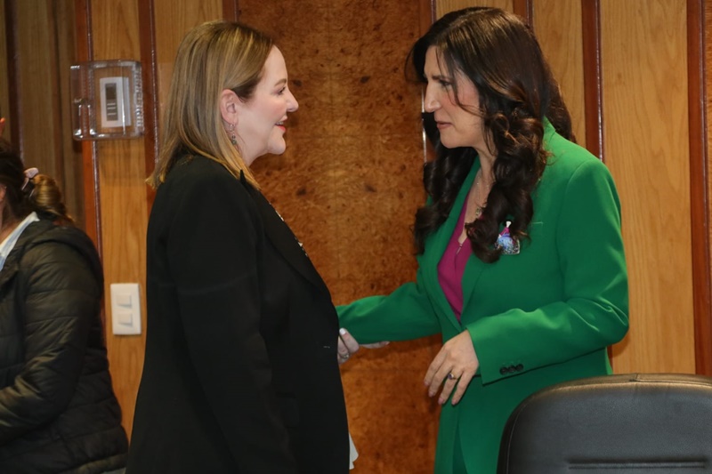 Kenia López abre puerta a Parlamento Abierto electoral