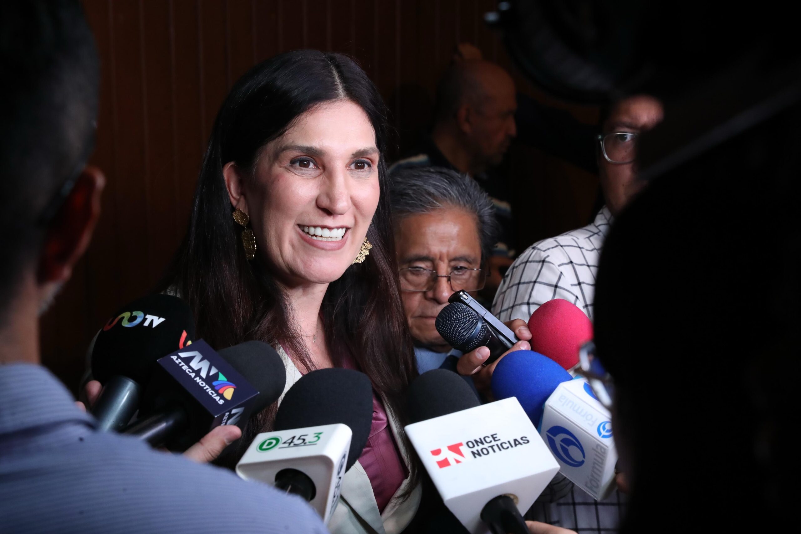 Kenia López Rabadán rechaza recorte al calendario escolar: “Los niños necesitan más clases, no menos”