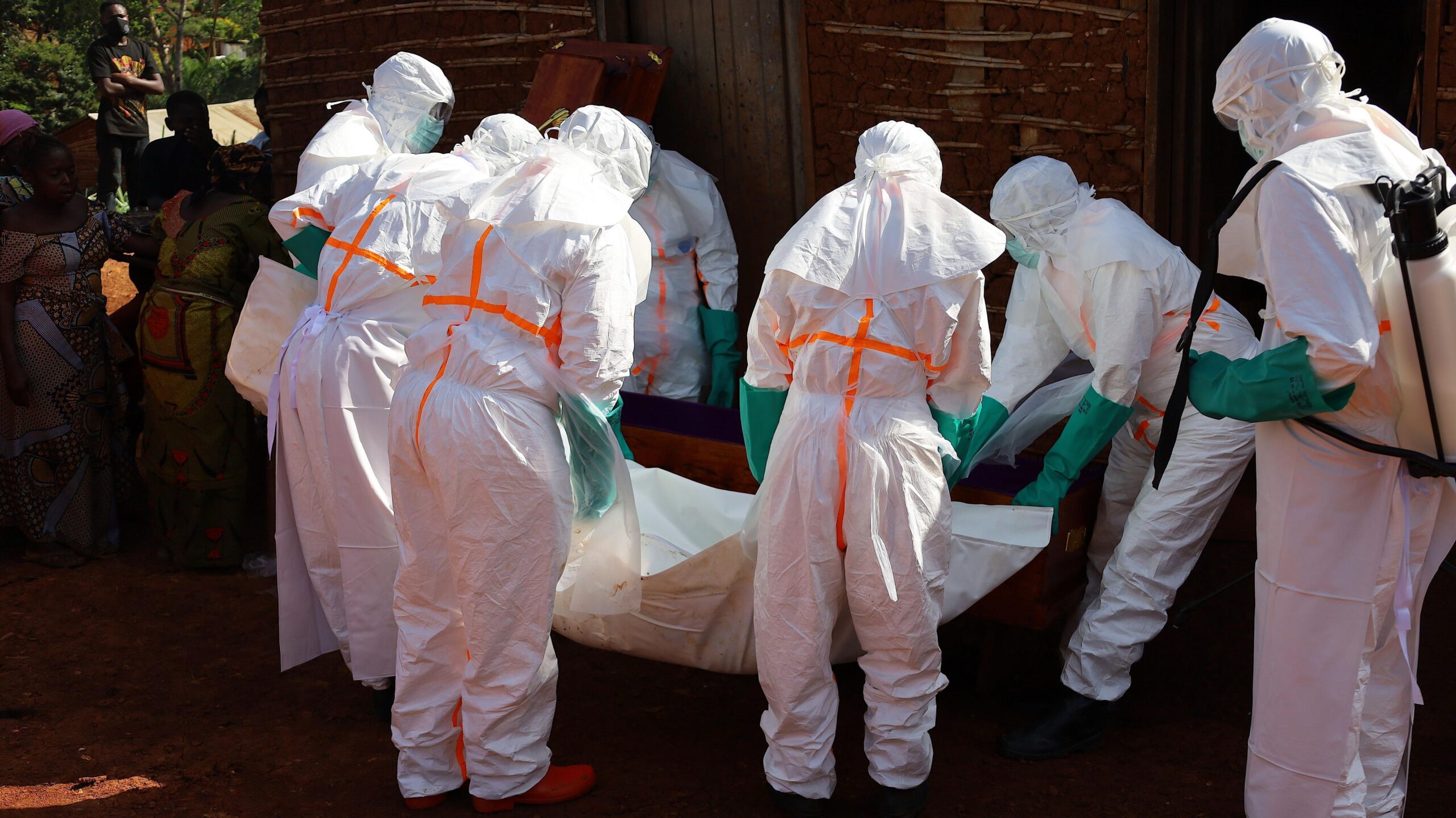 La OMS advierte que el brote de ébola en Congo supera sus recursos