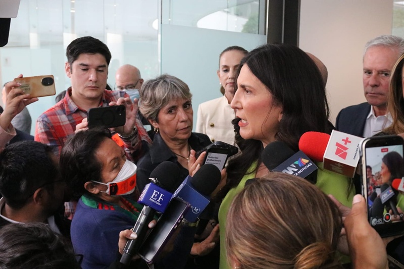 Kenia López Rabadán urge diálogo social ante la mirada del Mundial