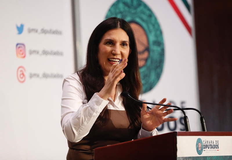 Kenia López exige auditoría de 4,200 canchas para el Mundial 2026