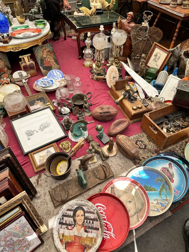 Tianguis La Lagunilla vintage: quién compra la nostalgia en CDMX